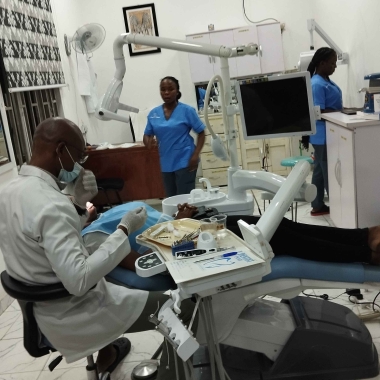 D’ Dentist Place, Owerri