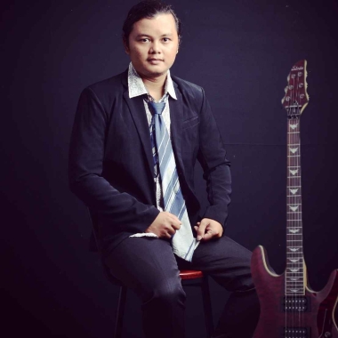 Less Music : Kevin Adza Jefta
