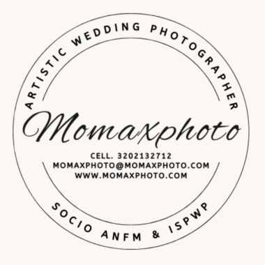 Momaxphoto