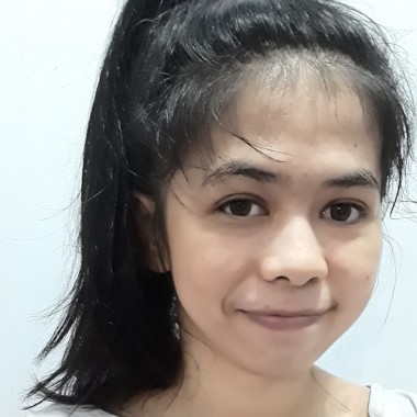 Profesional Henni Anggraini